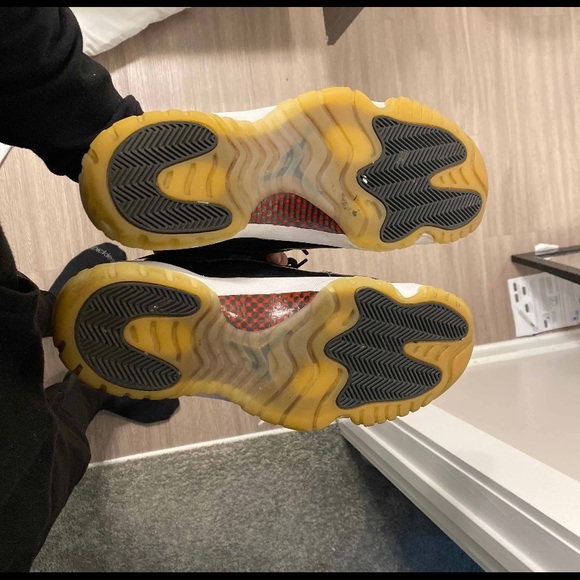 JORDAN 11 ( 72-10) main image 5